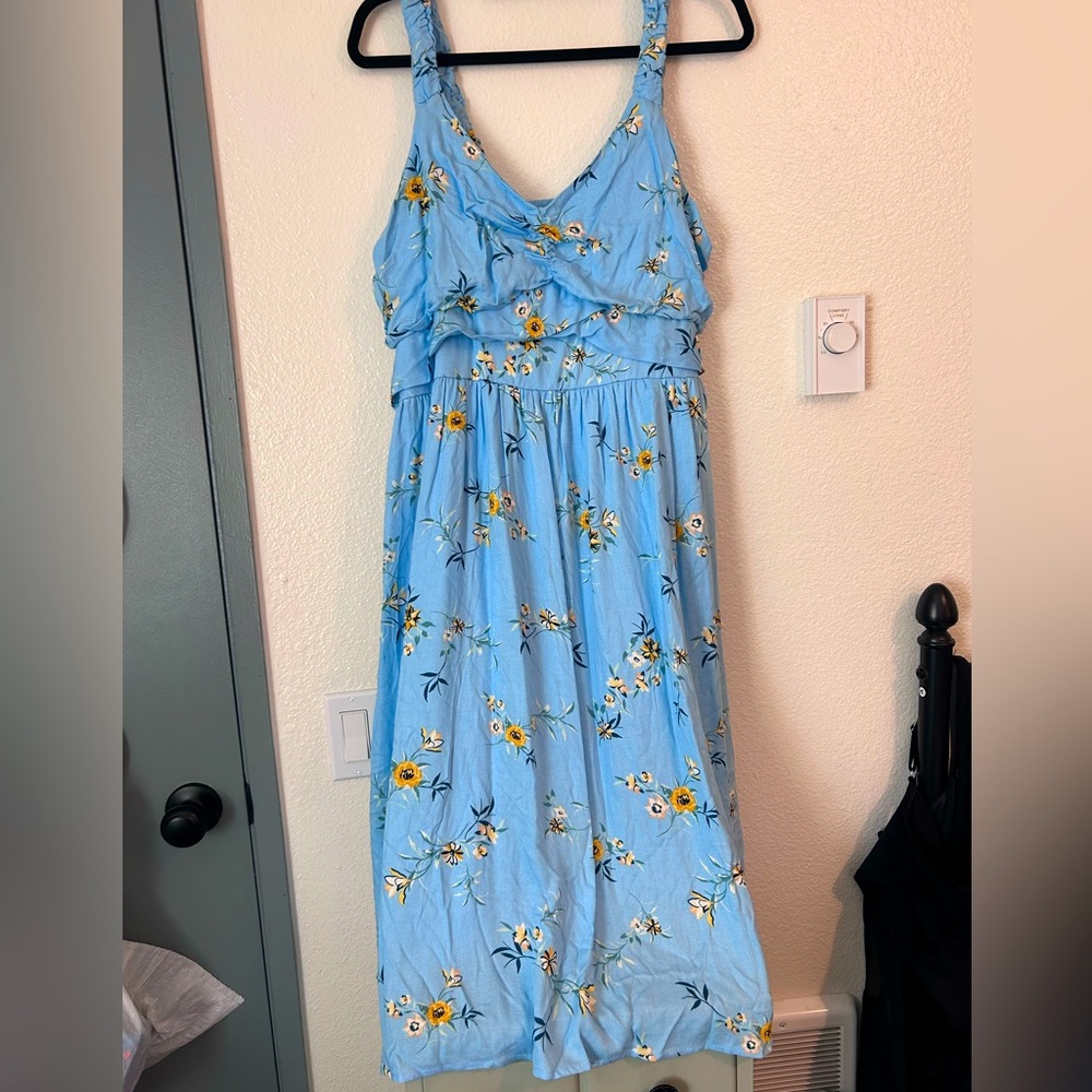 Unworn plus size sundress with smocked back and tie